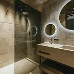 The Black Eagle Luxury Hotel apartamentowy 4*