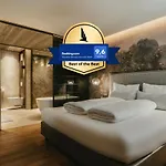 The Black Eagle Luxury Hotel apartamentowy