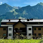 Hotel apartamentowy The Black Eagle Luxury 4*