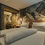 Hotel apartamentowy The Black Eagle Luxury 4*