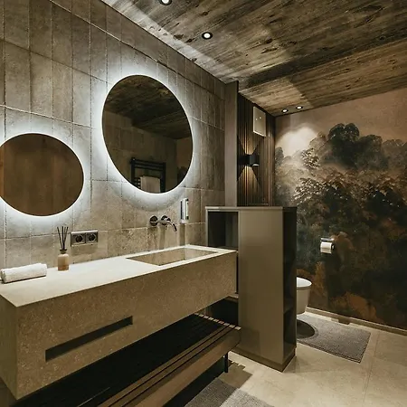 Aparthotel The Black Eagle Luxury 4*