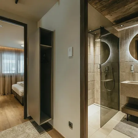 The Black Eagle Luxury 4* 메이른호픈