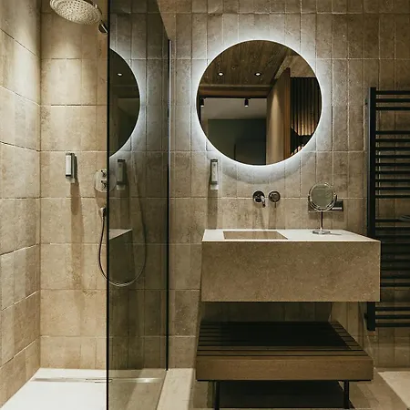 Aparthotel The Black Eagle Luxury