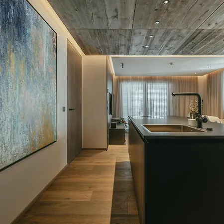 Aparthotel The Black Eagle Luxury 4*