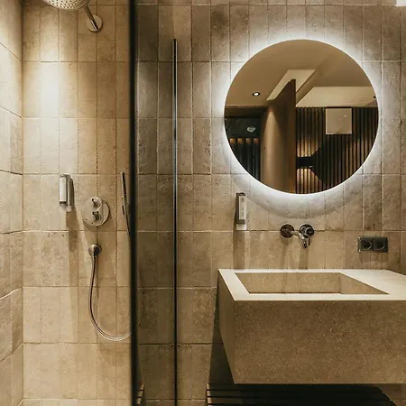 Aparthotel The Black Eagle Luxury