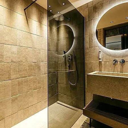 The Black Eagle Luxury 4*