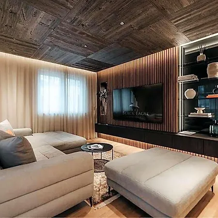 Aparthotel The Black Eagle Luxury