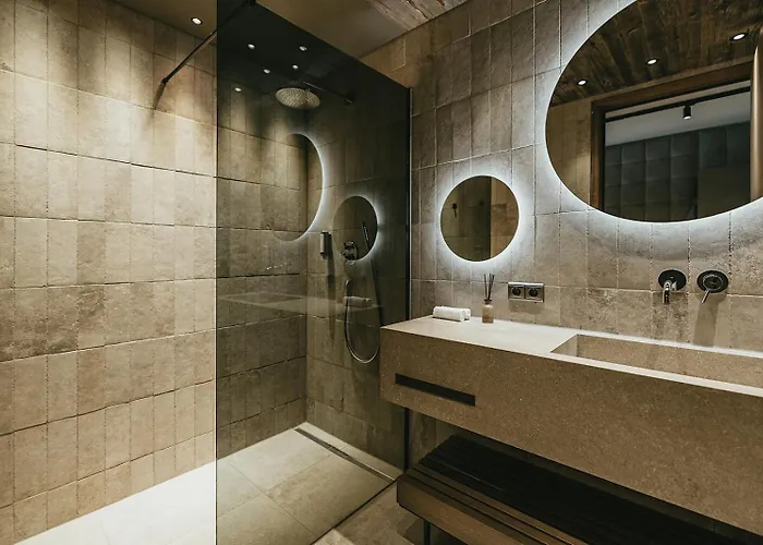 The Black Eagle Luxury Apartahotel 4*