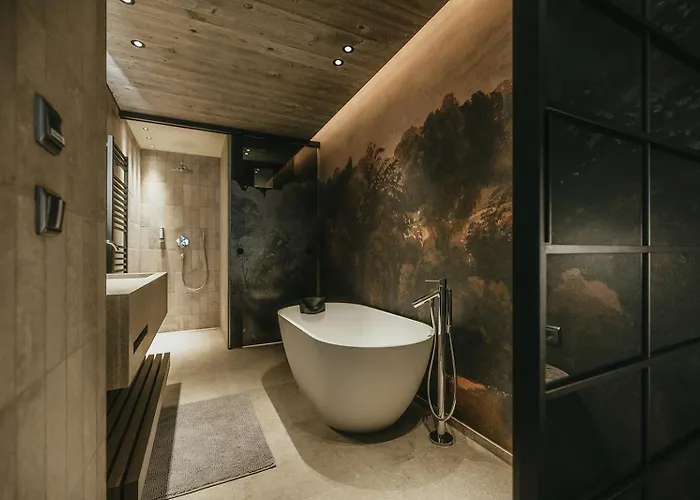 The Black Eagle Luxury Apartahotel