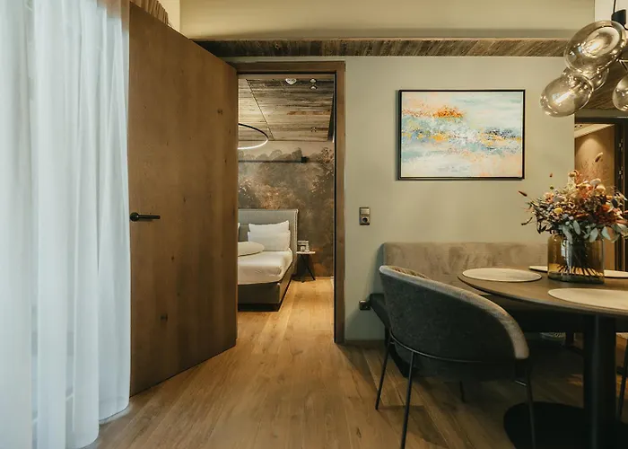 The Black Eagle Luxury Apartahotel