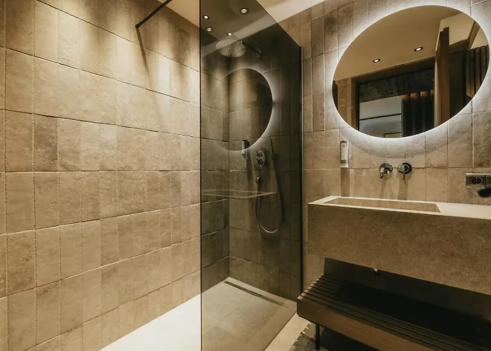 The Black Eagle Luxury Apartahotel