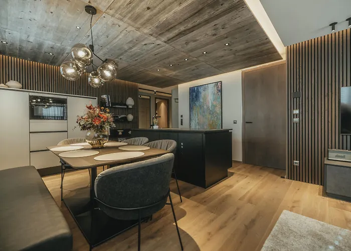 The Black Eagle Luxury Apartahotel