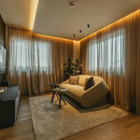 The Black Eagle Luxury Hotel apartamentowy