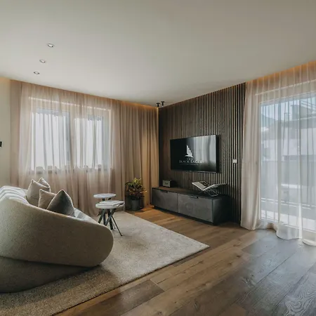 Hotel apartamentowy The Black Eagle Luxury 4*