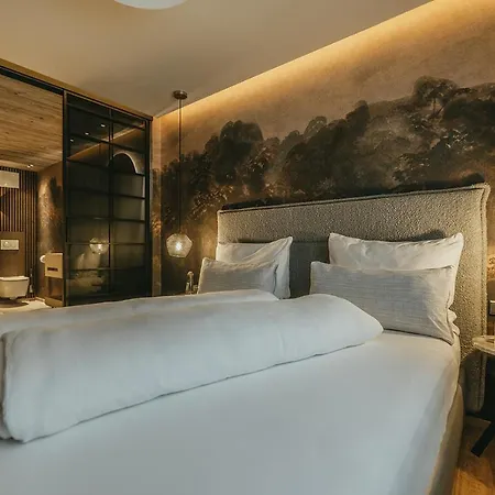 The Black Eagle Luxury Apartmanhotel