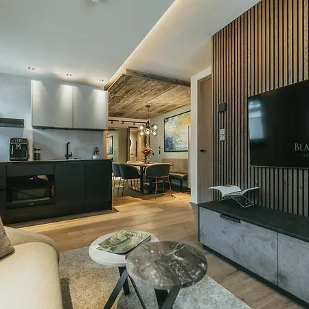 Apartmanhotel The Black Eagle Luxury 4*